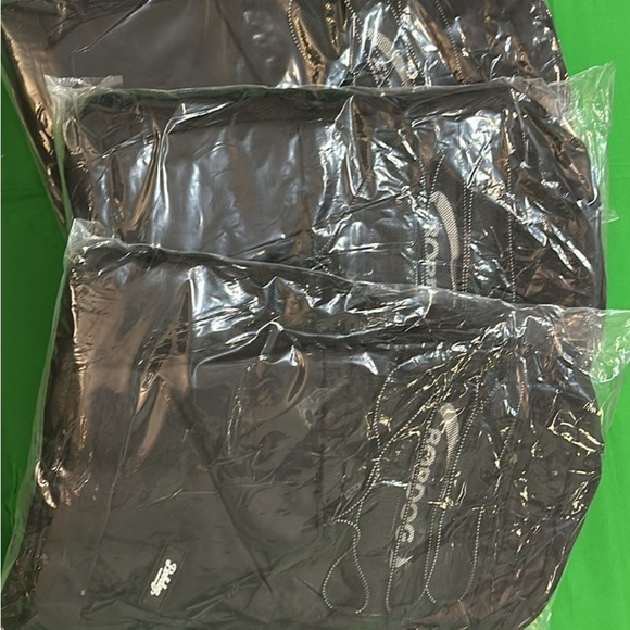 Brand New Medium Capcity Black Backpack (23.9L) - Picture 4 of 5